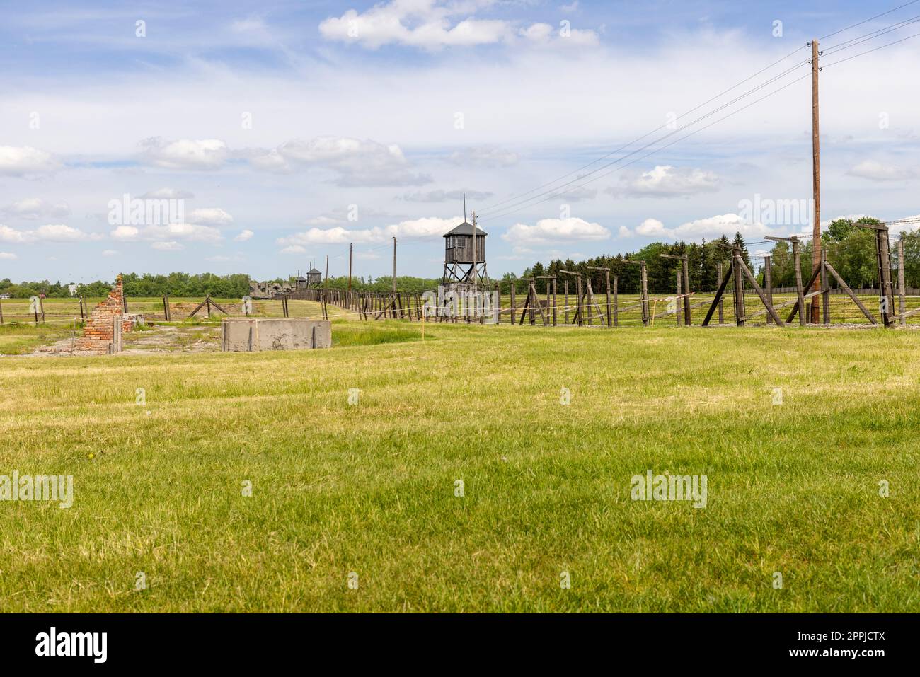 Campo di concentramento e sterminio di Majdanek (Konzentrationslager Lublin), vista della recinzione in filo spinato, Majdanek Lublin Polonia Foto Stock
