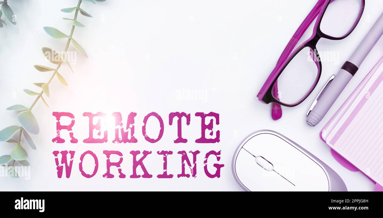 Visualizzazione concettuale lavoro remoto. Parola scritta sulla situazione in cui un dipendente lavora principalmente da casa Foto Stock