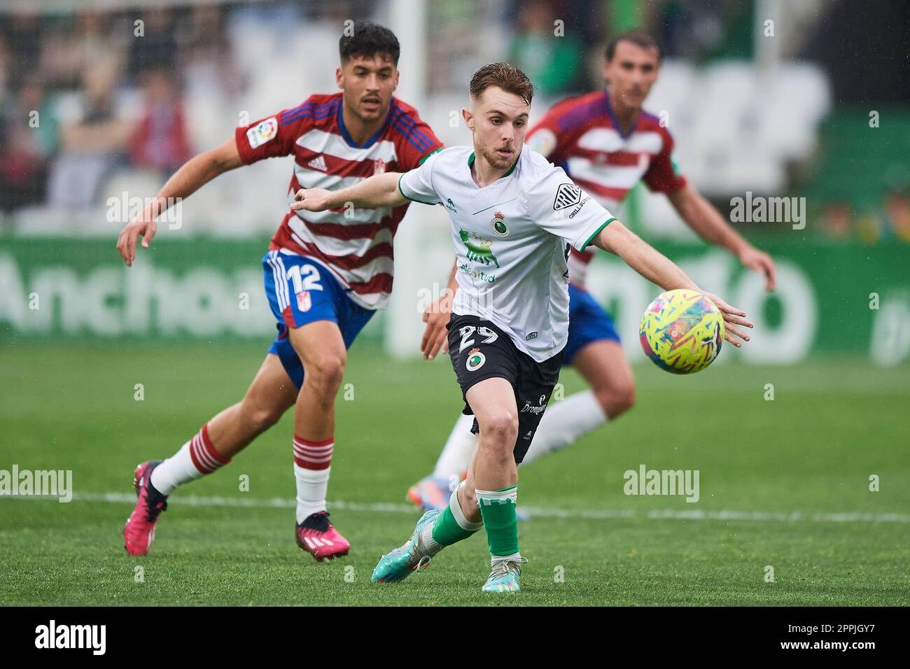 Gerard Fernandez 'Peque' del Real Racing Club durante la partita la Liga Smartbank tra Real Racing Club e Granada CF disputata allo stadio El Sardinero Foto Stock