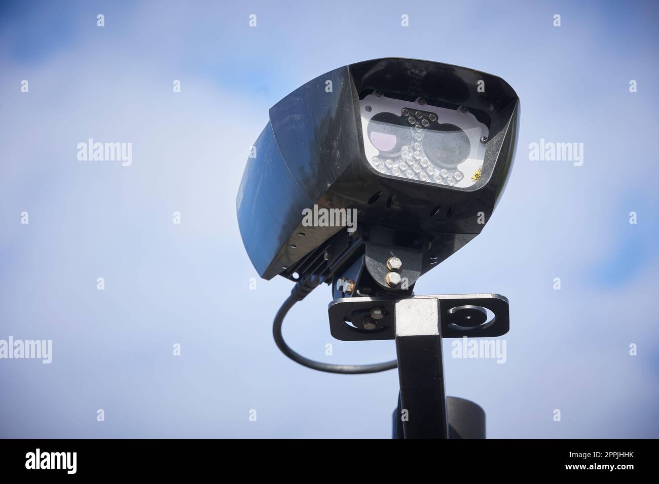 Telecamere ULEZ (Ultra Low Emission zone) all'Henlys Corner, A406 North Circular Road, North London. Foto Stock