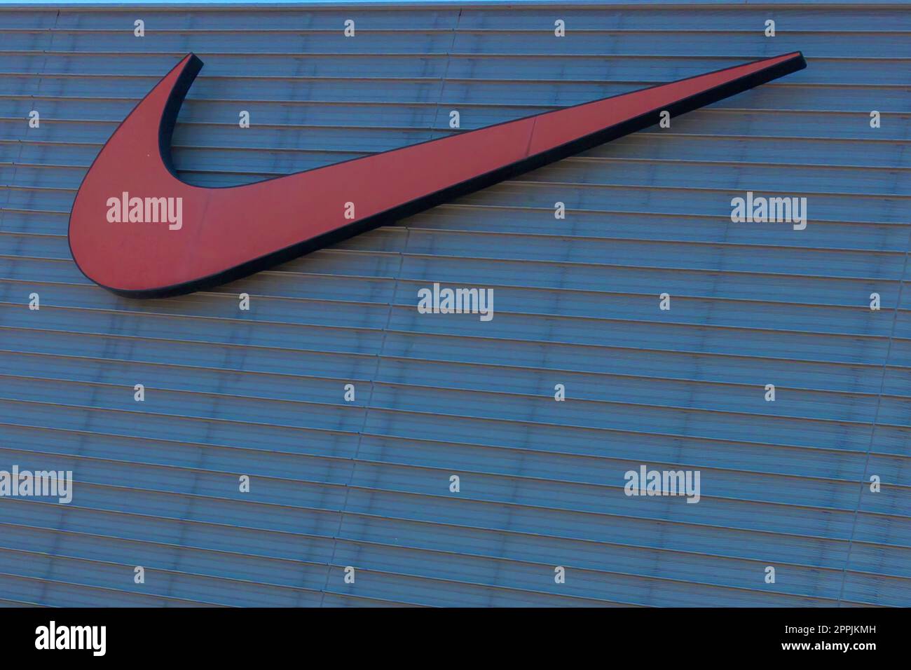 maiorca, Isole baleari spagna-5 novembre 2022: Mallorca Fashion Outlet, logo nike , in mega store nel centro commerciale all'aperto, appena fuori dalla capitale Palma Foto Stock