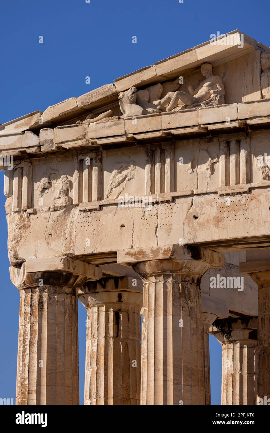 Dettagli del portico Partenone, Atene, Grecia. Il tempio era dedicato alla dea Atena Foto Stock