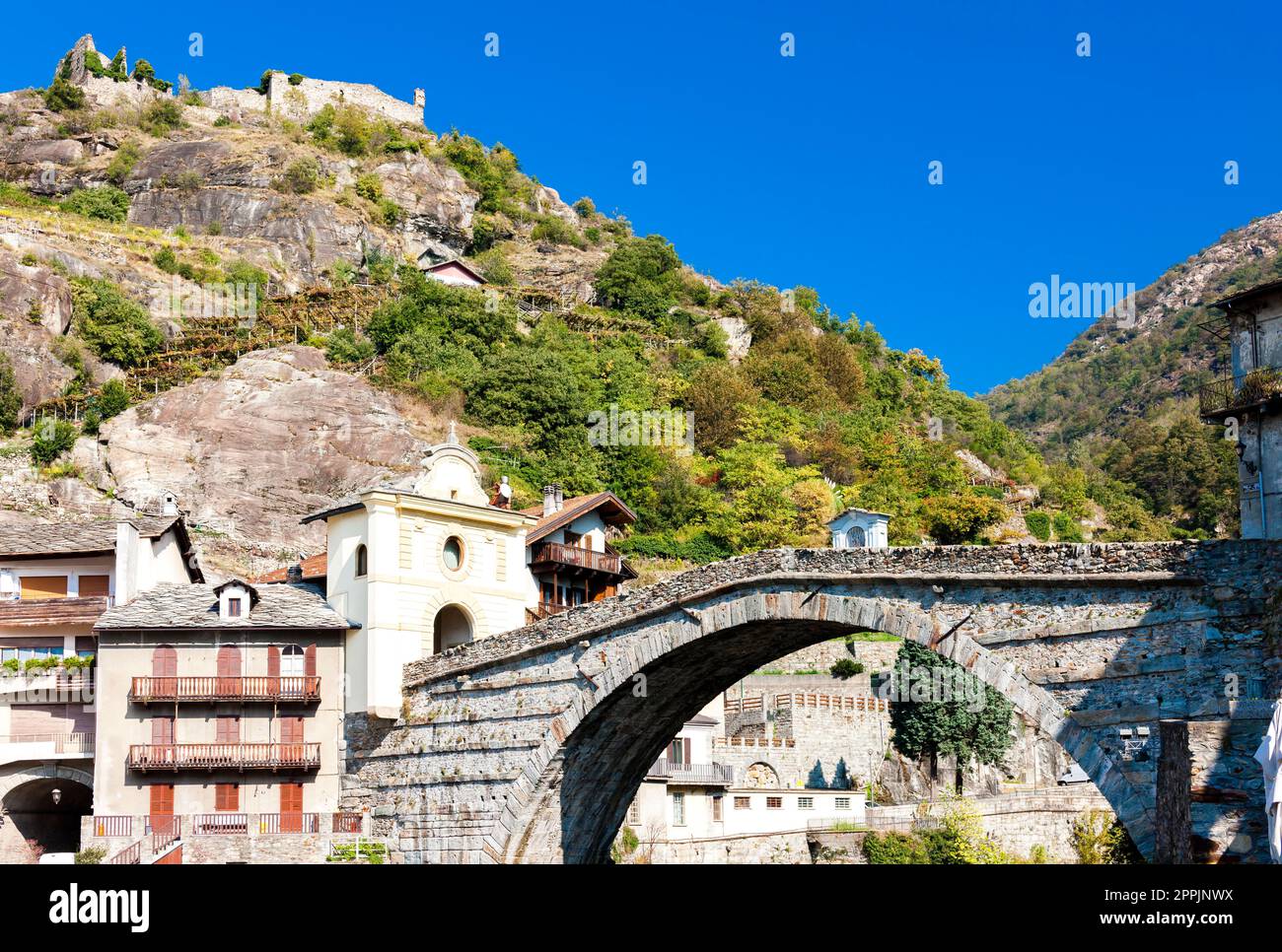 Pont San MartÃ¬n in Valle d'Aosta, Piemonte, Italia Foto Stock