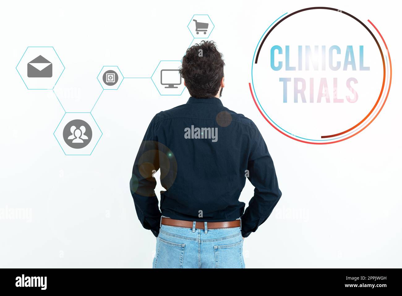 Scrittura a mano segno Clinical Trials. Foto concettuale Ricerca di nuovi trattamenti per le persone Foto Stock