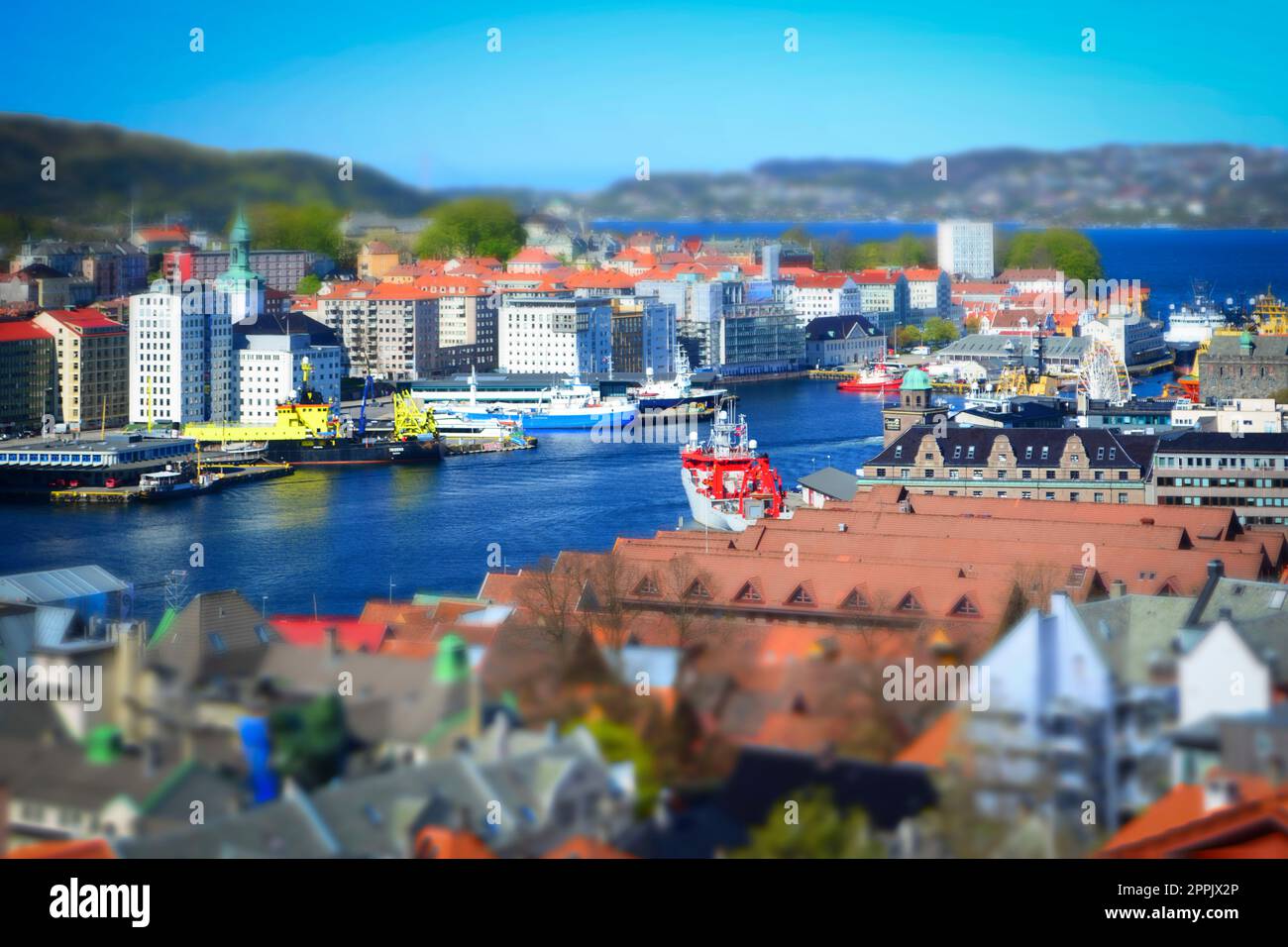 Spostamento a brandeggio del porto cittadino di Bergen, Norvegia Foto Stock