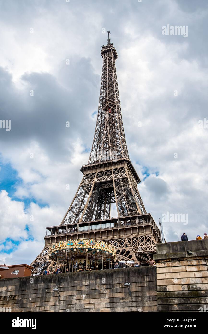 Vista della Torre Eiffel a Parigi dal Giardino del Trocadero Foto Stock