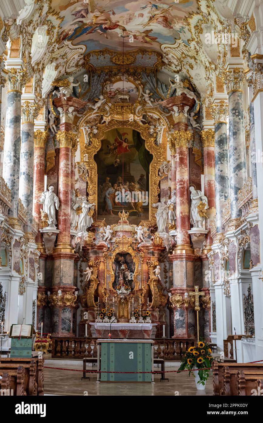 Presbiterio della famosa chiesa di pellegrinaggio Wieskirche in Baviera Foto Stock