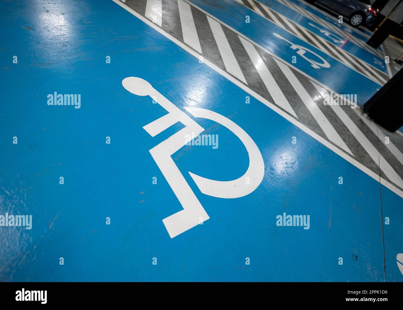 Cartello Parcheggio Disabili 200x300 Mm In PVC - Resistente Alle Intemperie E Facile Da Montare