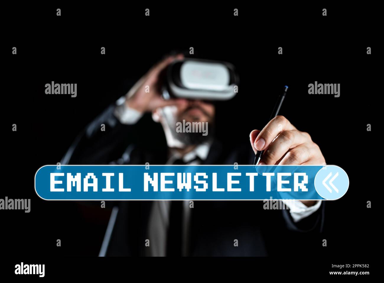 Testo scritto a mano e-mail Newsletter. E-mail di Business Concept inviata per informare il pubblico delle ultime notizie Foto Stock