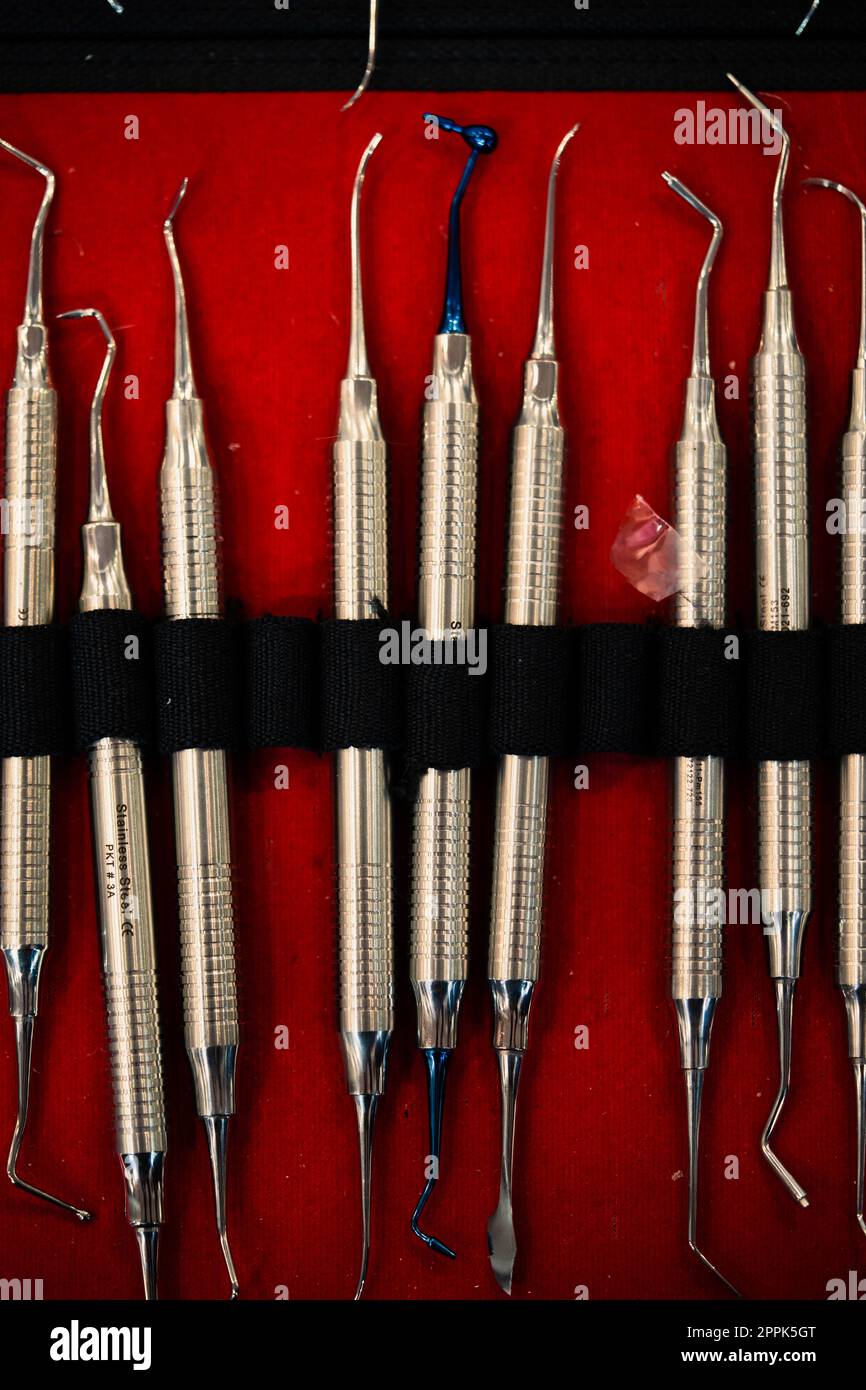 Raccolta di strumenti di attrezzature mediche dentali Foto Stock
