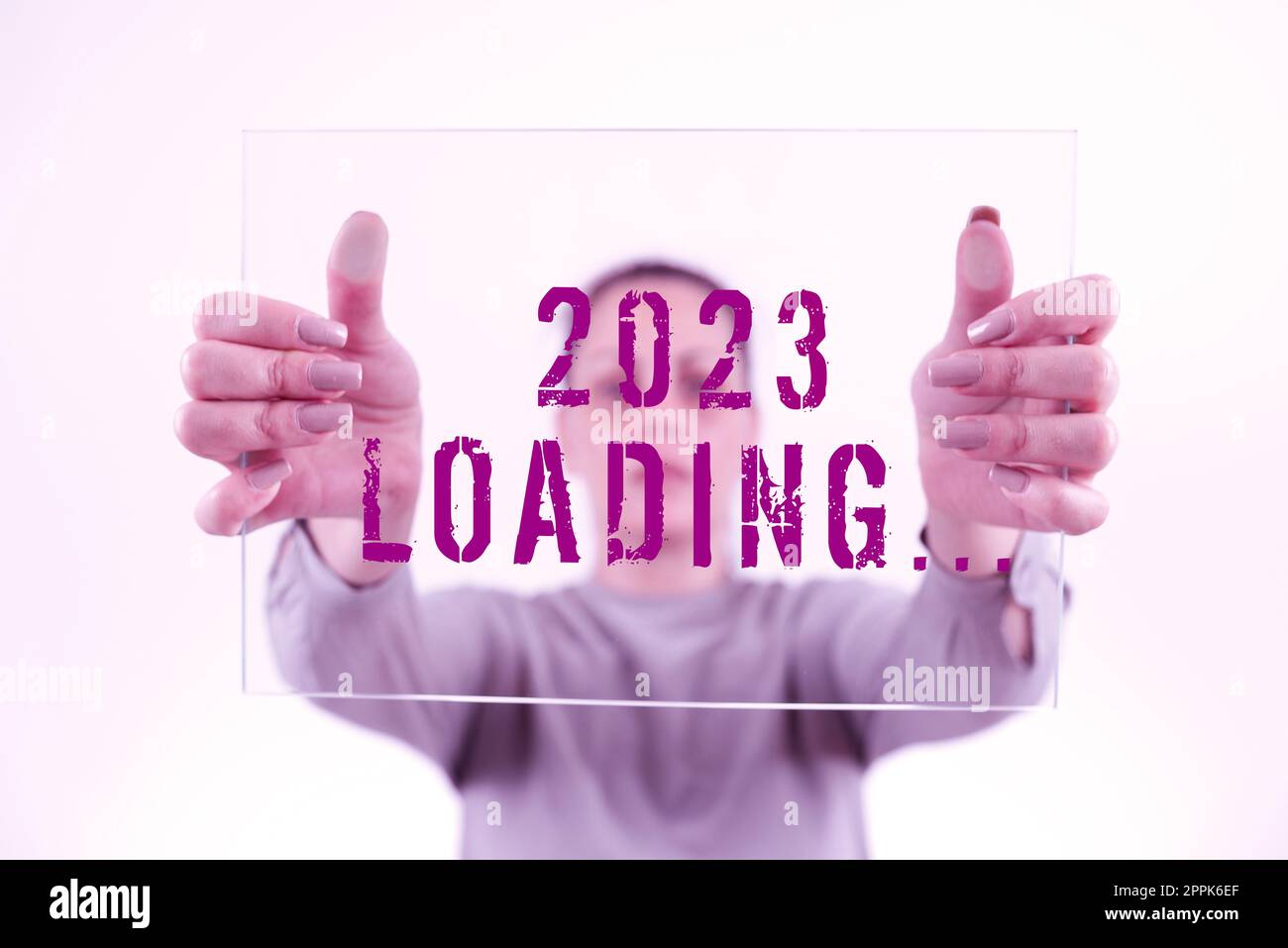 Segno visualizzazione 2023 Caricamento.... Business idea un anno composto da una serie di eventi ancora in corso Foto Stock