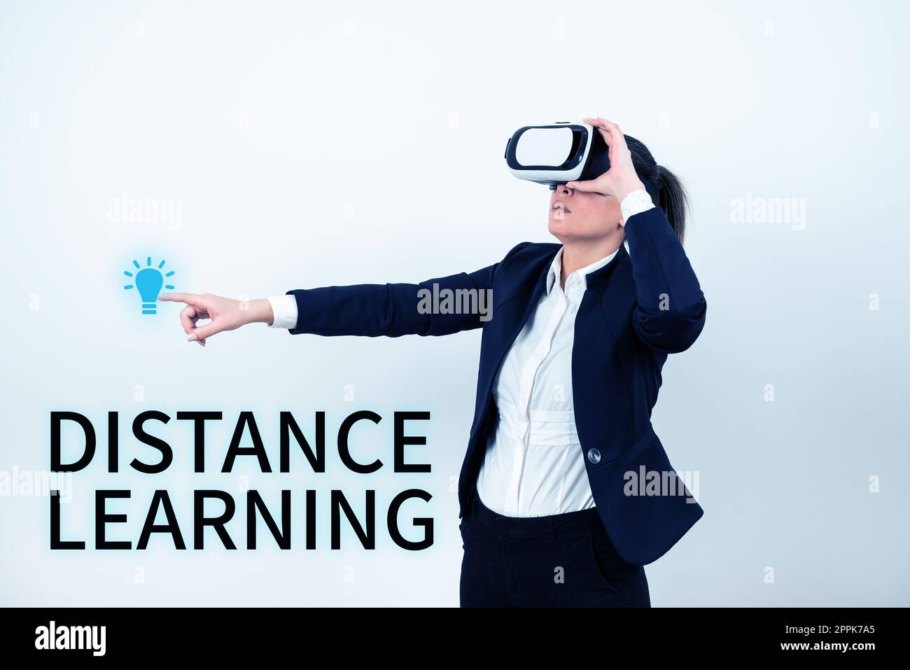 Apprendimento a distanza di visualizzazione concettuale. Lezioni didattiche su Internet trasmesse in remoto su Internet Foto Stock