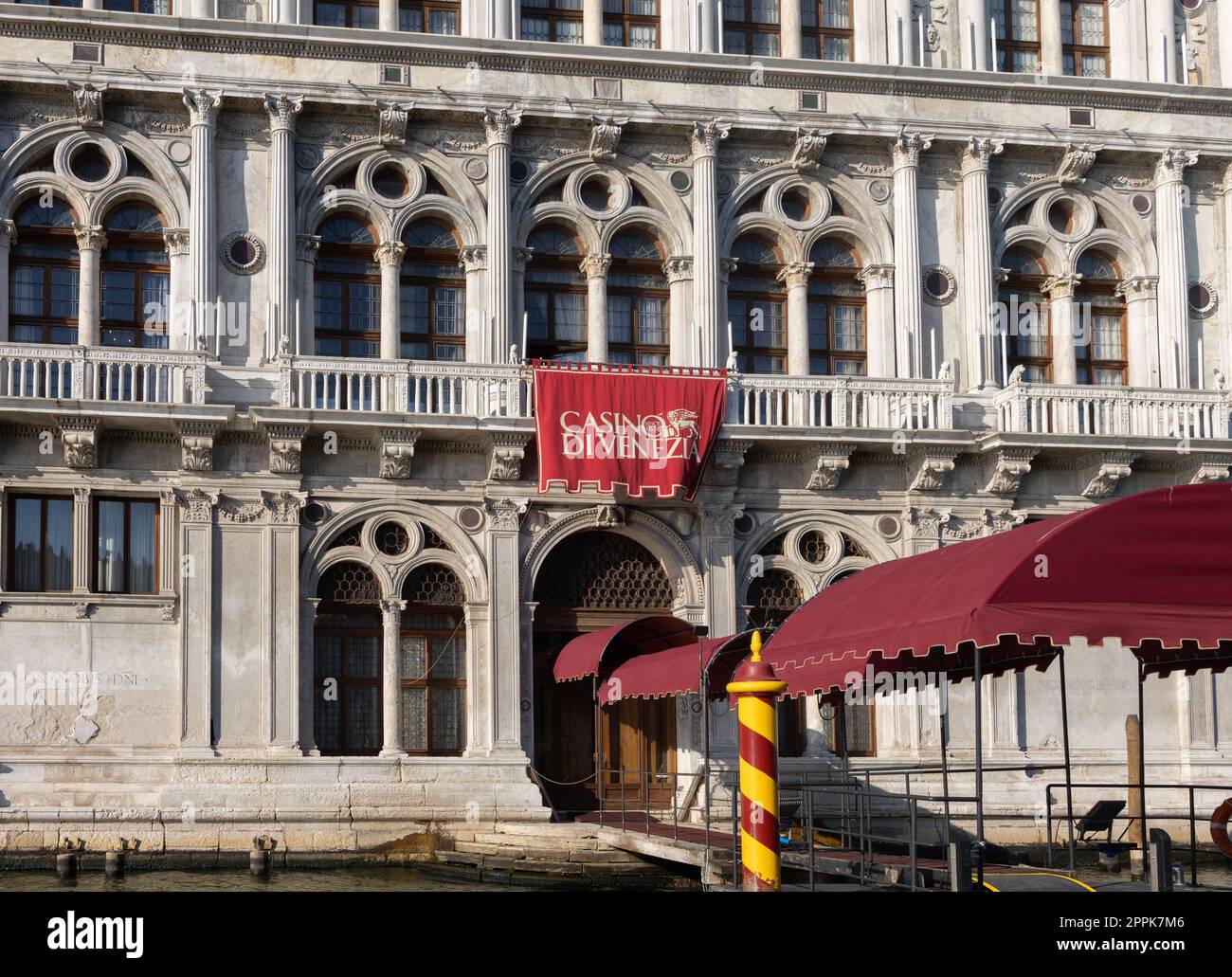 Venezia, Italia - Palazzo CA Vendramin Calergi sul Canal grande, è la sede del Casinò di Venezia Foto Stock