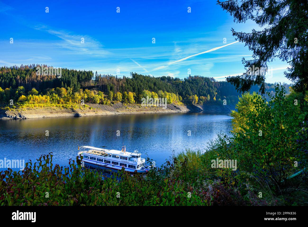 Diga di Okertalsperre nei pressi di Altenau, nei monti Harz, nel distretto di Goslar, in Germania Foto Stock
