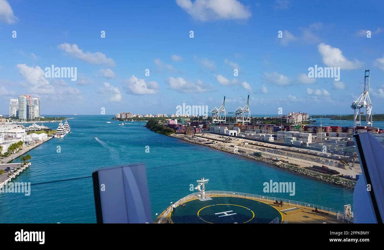 Molti container a Port Miami, uno dei più grandi porti di carico degli Stati Uniti. Foto Stock
