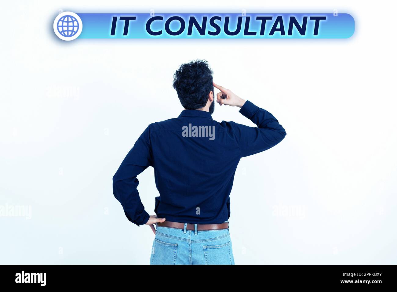 Firma di scrittura a mano Consulente IT. Il concetto di business si concentra sulla consulenza alle organizzazioni su come gestire i propri servizi IT Foto Stock