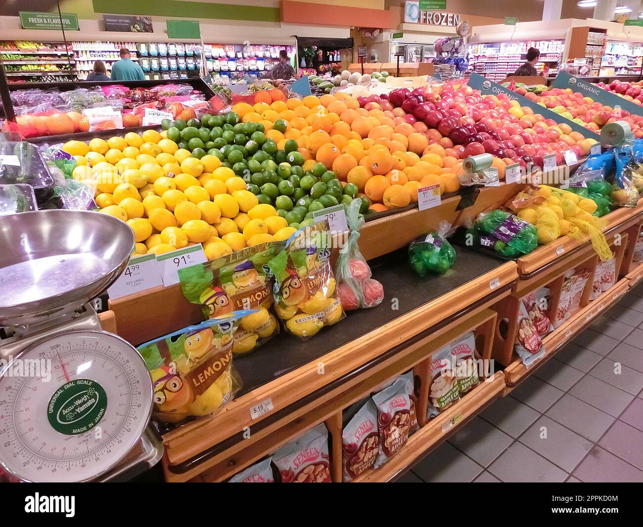 La sezione frutta al supermercato Publix di Lauderdale-by-the-Sea, Florida, USA Foto Stock