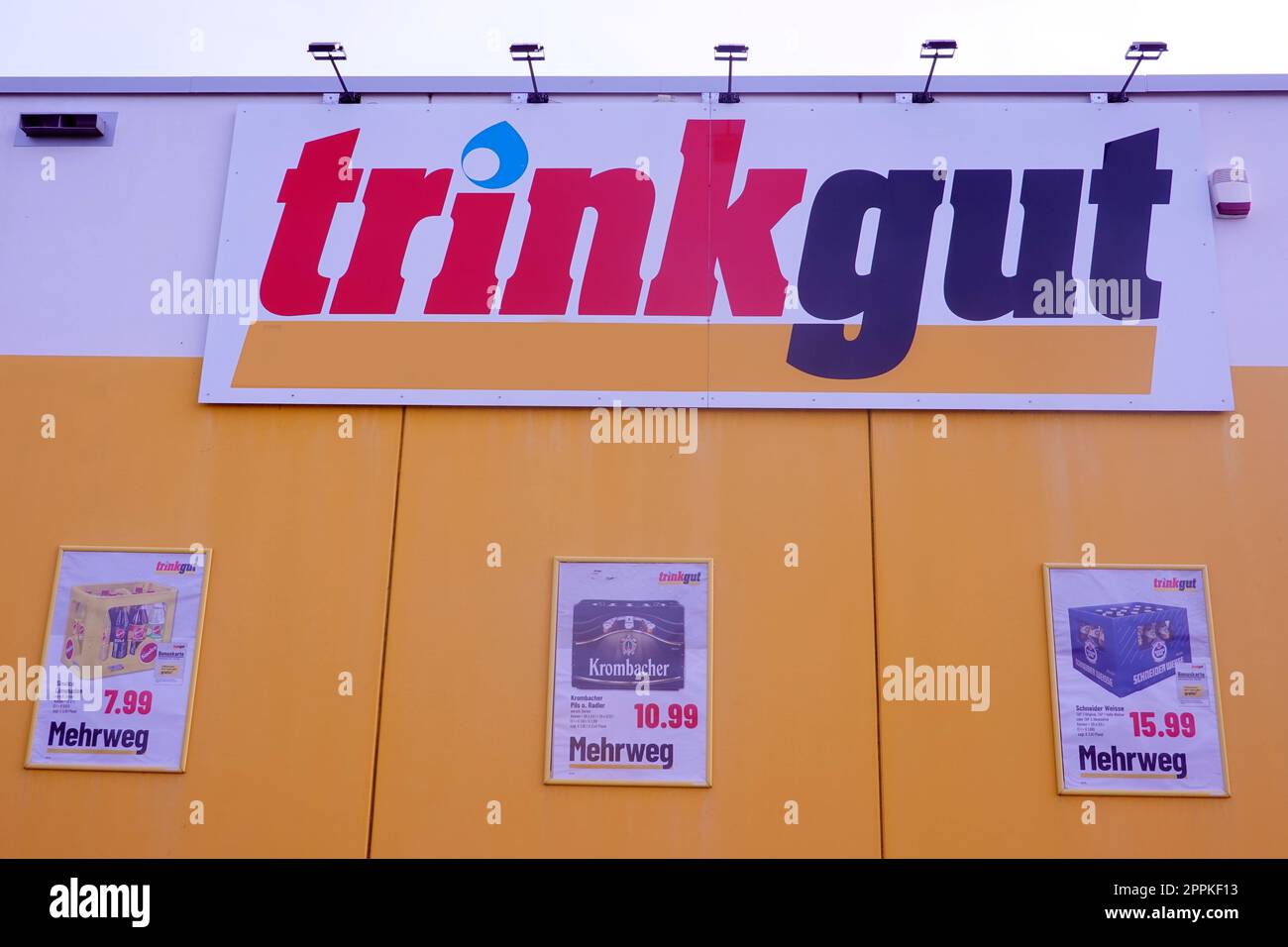 Symbolbild Filiale der Trinkgut GetrÃ¤nkeeinzelhandel GmbH, Tochterunternehmen der Edeka Rhein-Ruhr Foto Stock