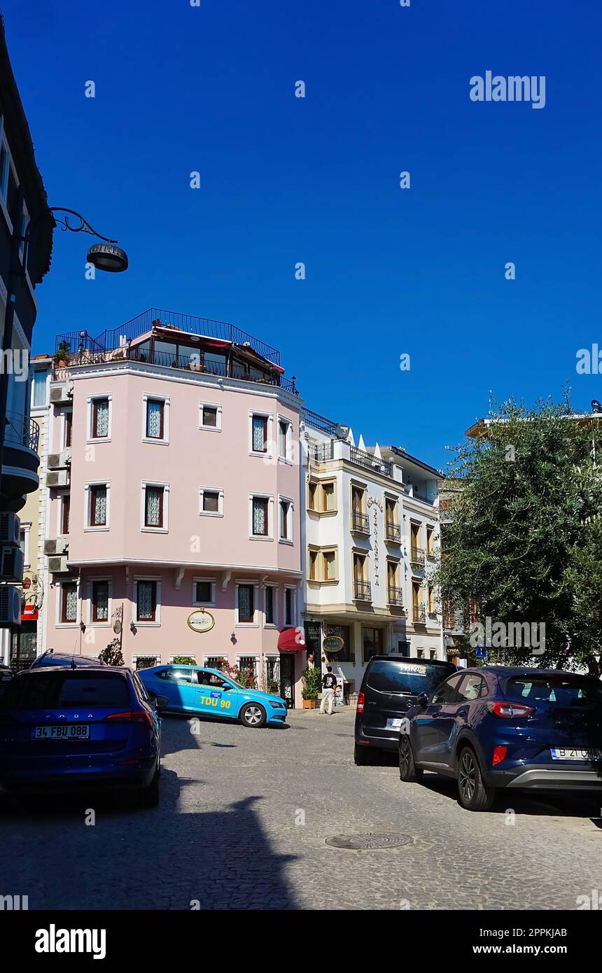 Istanbul, Turchia - 14 settembre 2022: Vista sulla strada a Sultanahmet Foto Stock