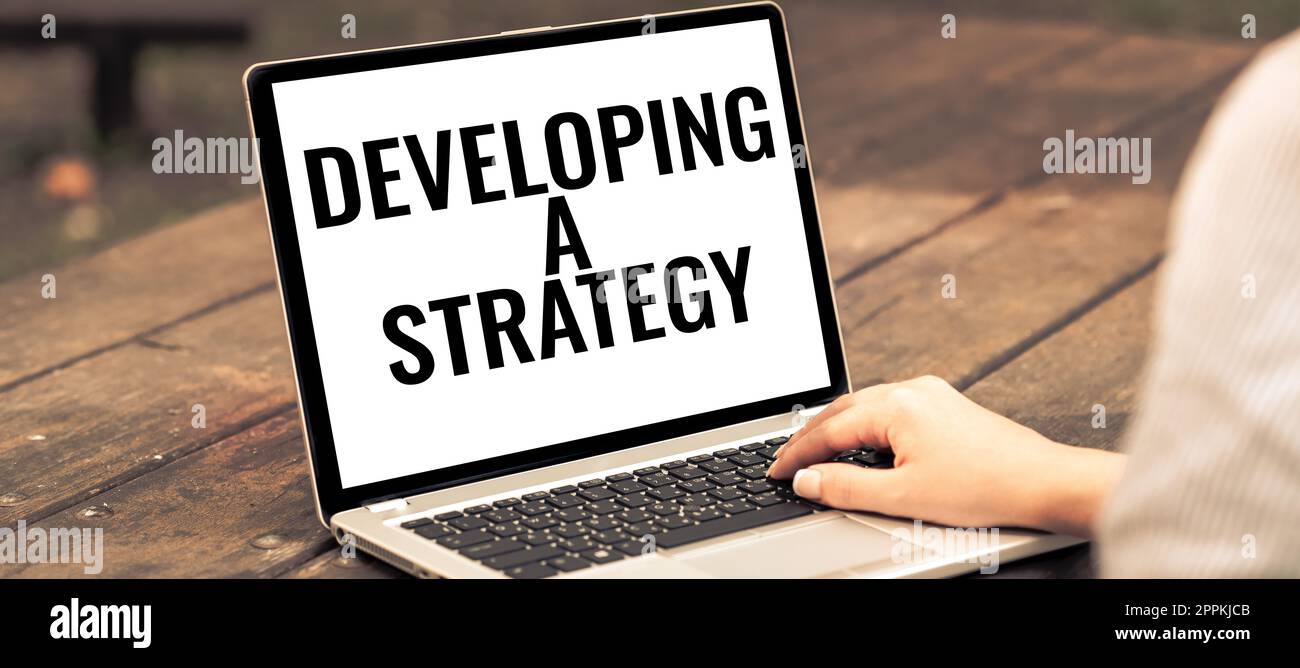 Testo che mostra l'ispirazione nello sviluppo Di Una strategia. Approccio aziendale discutere le idee per il nuovo obiettivo Marketing Vision Planning Business Foto Stock