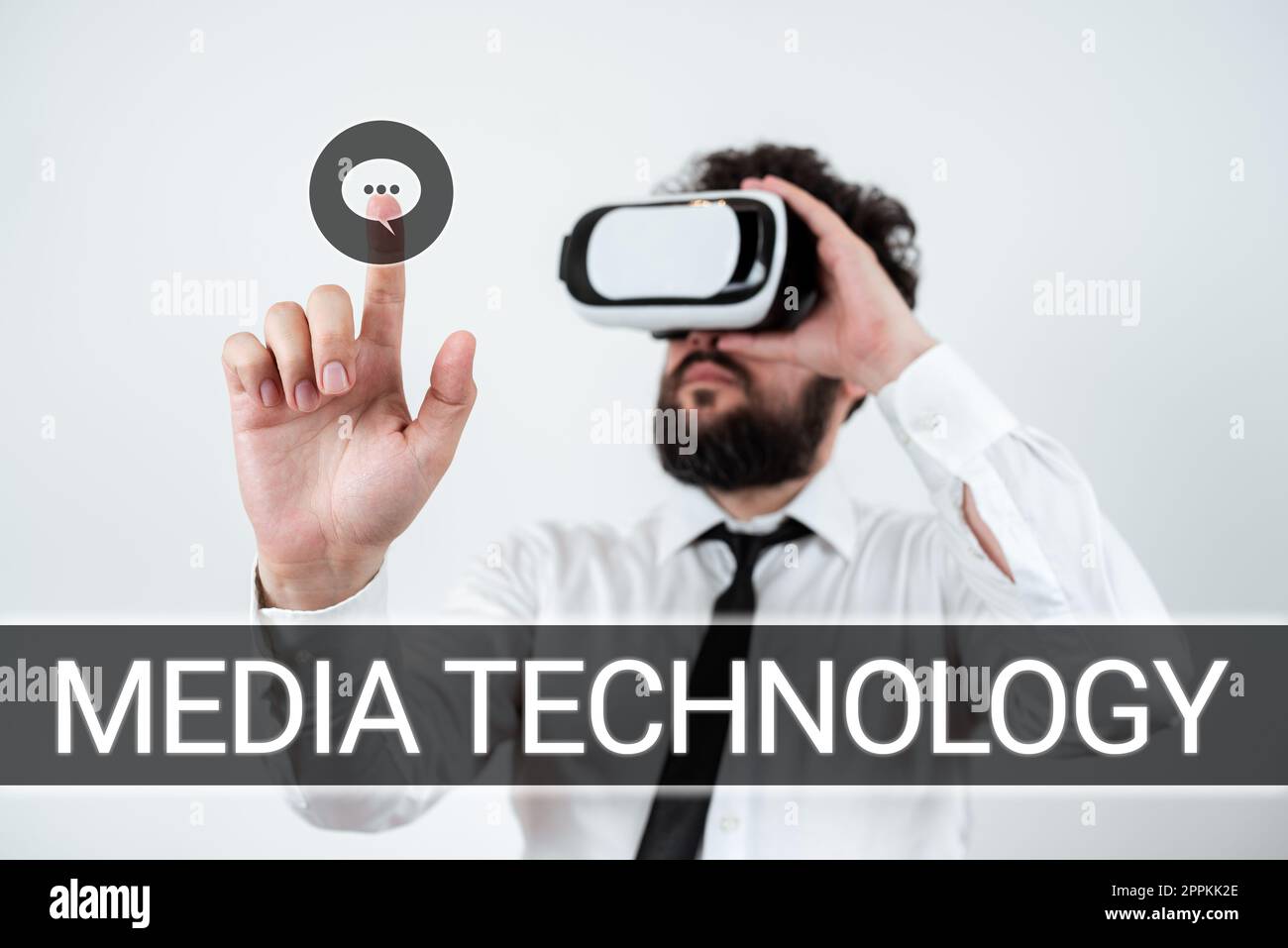 Testo che mostra Inspiration Media Technology. Processo di presentazione aziendale di origine umana che veicolava i media Foto Stock