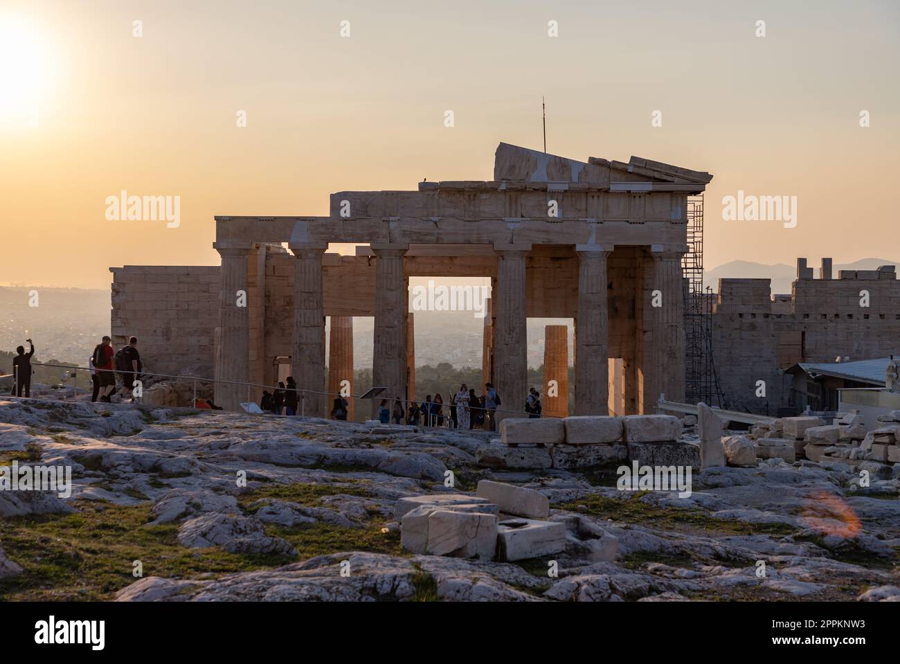 Acropoli di Atene - Propilei al tramonto Foto Stock