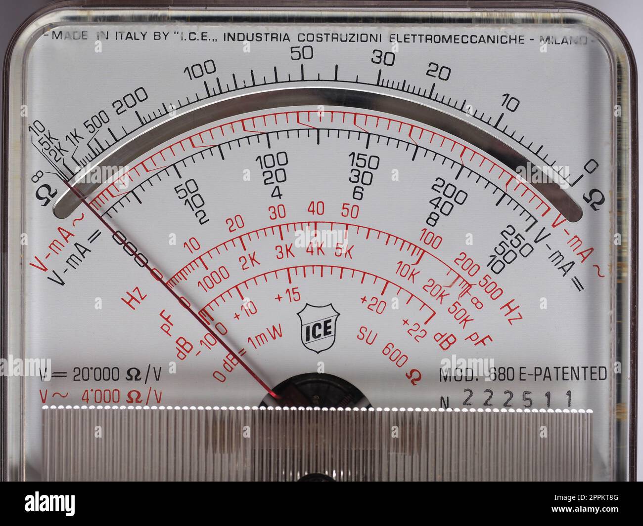 Multimetro analogico ICE 680-E. Foto Stock