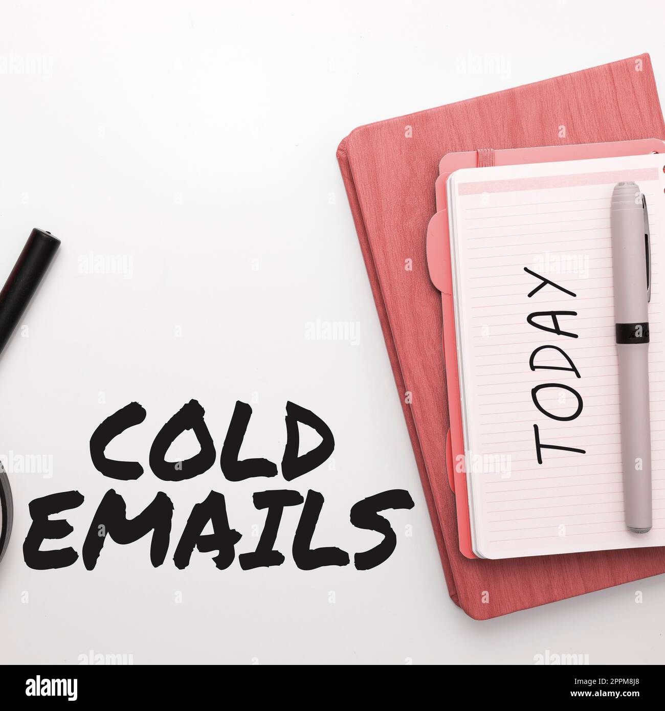 Didascalia di testo che presenta e-mail a freddo. E-mail non richiesta con foto concettuale inviata a un destinatario senza contatto preventivo Foto Stock