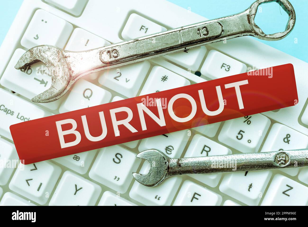 Segno che mostra Burnout. Parola scritta sulla sensazione di esaurimento fisico ed emotivo stanchezza cronica Foto Stock