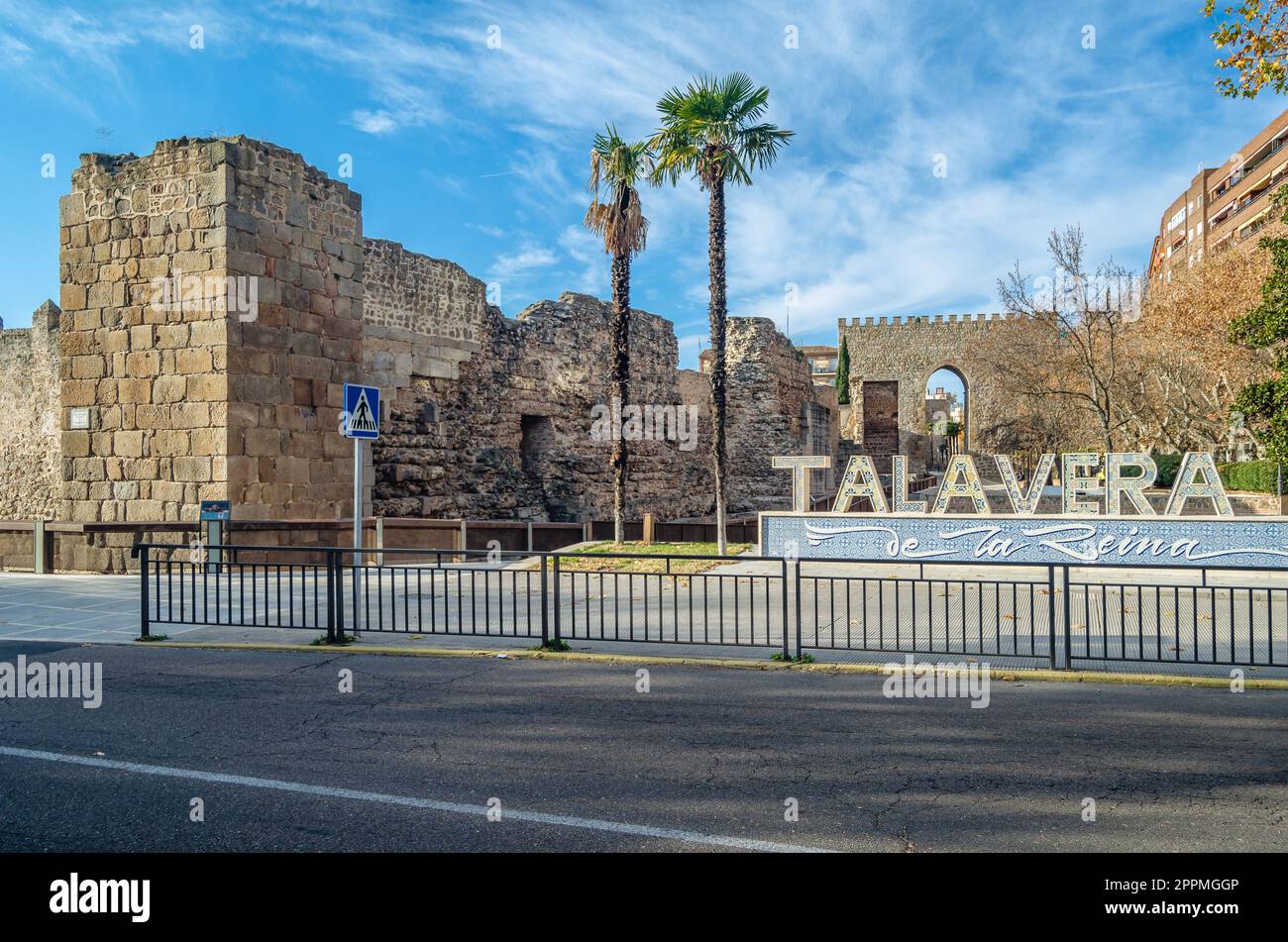 TALAVERA DE LA REINA, SPAGNA - 19 DICEMBRE 2021: Lettera con il nome della città di Talavera de la Reina, provincia di Toledo, Castilla la Mancha, Spagna centrale Foto Stock