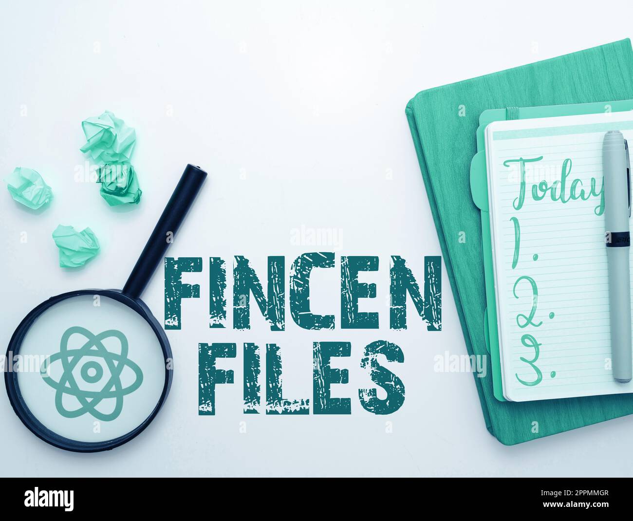 Firma di scrittura a mano file FinCEN. Operazioni di Business idea in attività e passività finanziarie Foto Stock