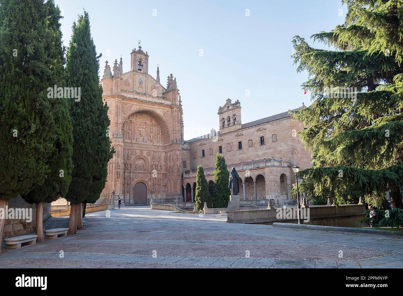 Vista esterna facciata del convento di San Esteban a Salamanca (Spagna) Foto Stock
