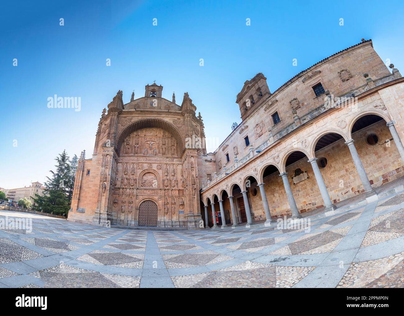 Vista esterna facciata del convento di San Esteban a Salamanca (Spagna) Foto Stock
