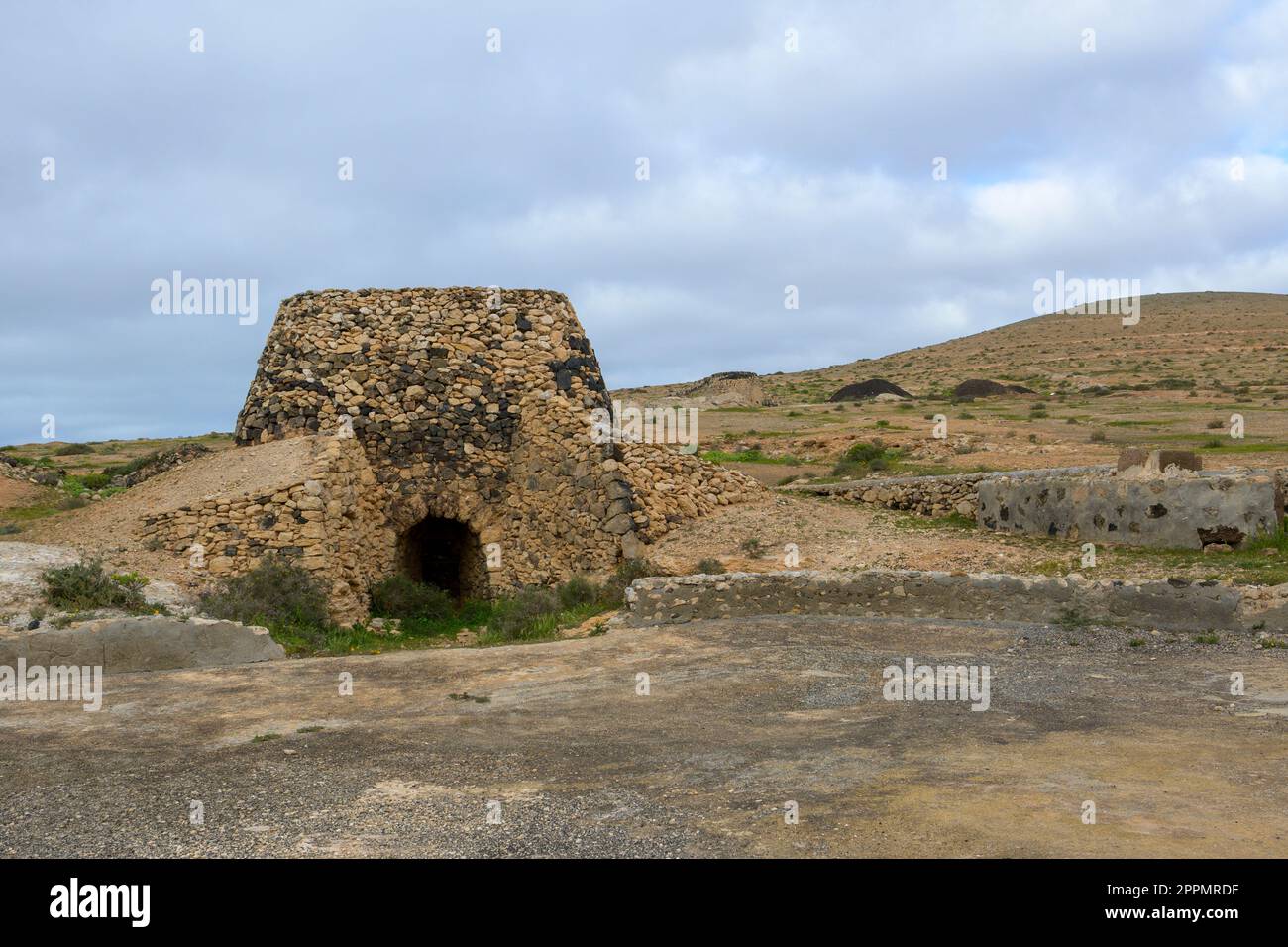 Vista su Caleras de Teguise a Lanzarote, Isole Canarie Foto Stock