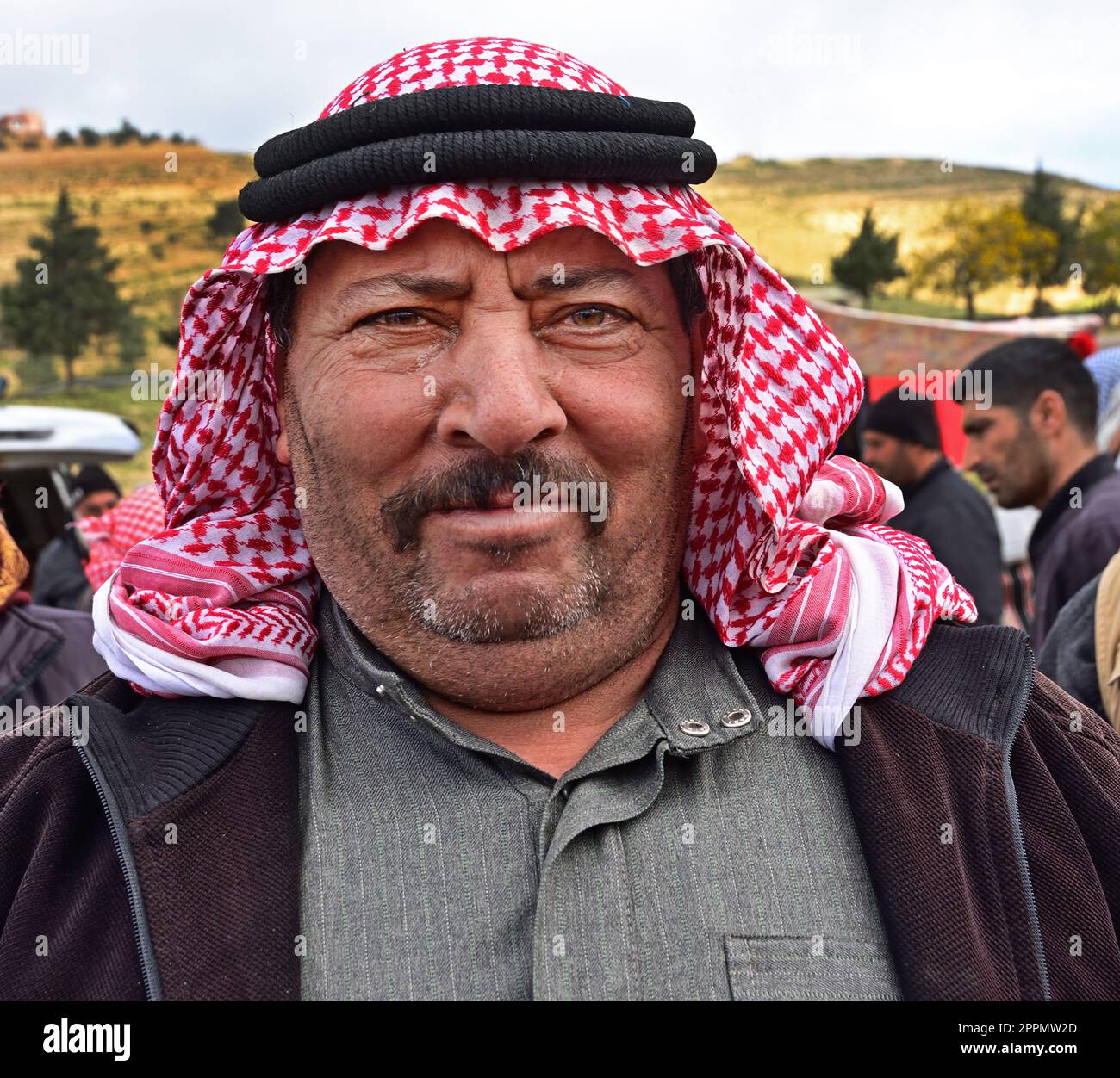 Pastori beduini, mercato delle pecore e dei caprini, tra Amman e Jerash, Giordania. Foto Stock
