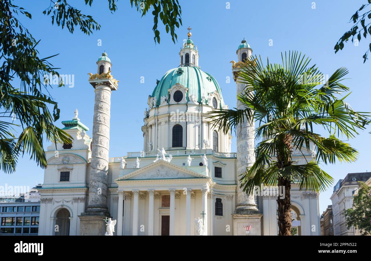 Chiesa barocca di San Carlo a Vienna Austria Foto Stock