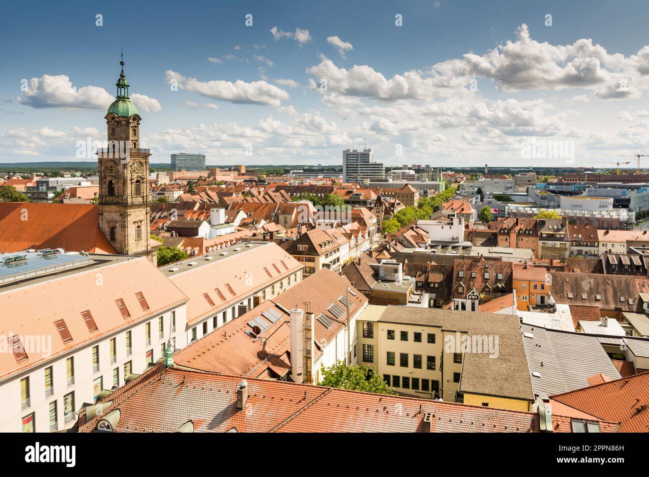 ERLANGEN, GERMANIA - 20 AGOSTO: Vista aerea sulla città di Erlangen, Germania il 20 agosto 2017 Foto Stock