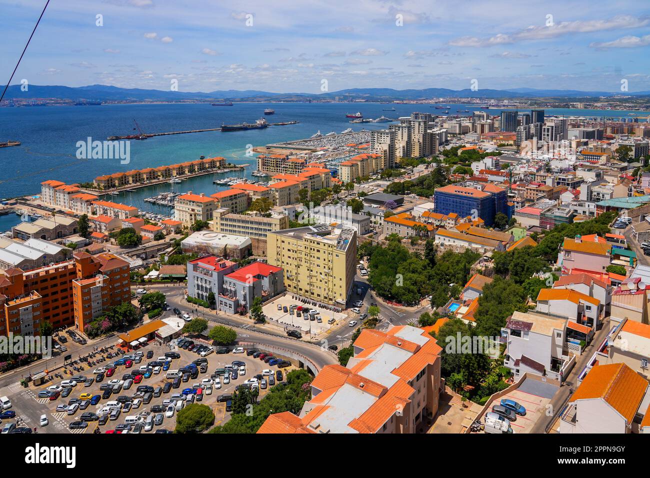 Veduta aerea del centro della città di Gibilterra, un territorio d'oltremare del Regno Unito situato nel sud della Spagna nel Mar Mediterraneo Foto Stock