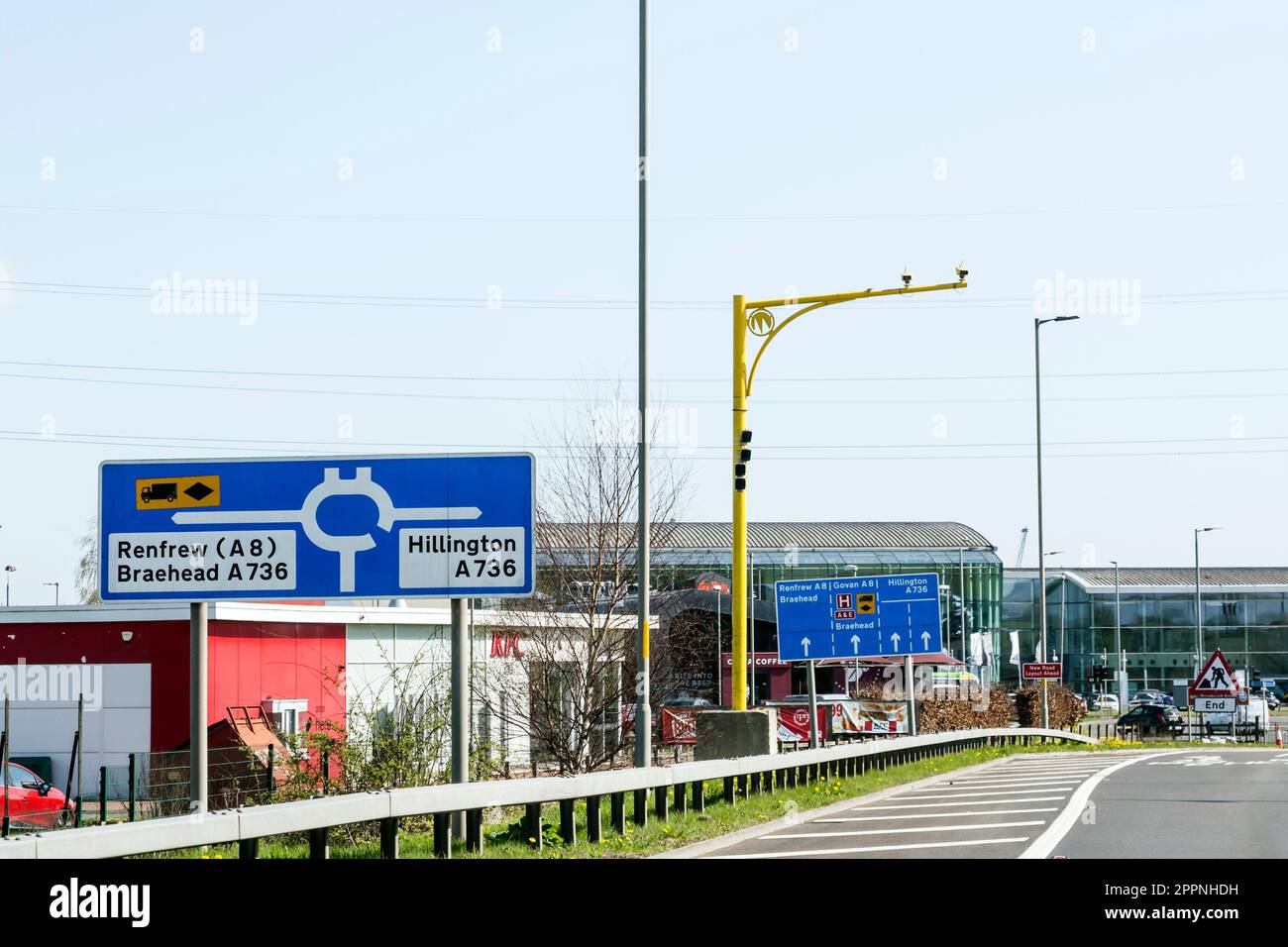 Una videocamera a velocità media sulla rampa di uscita dell'uscita dell'uscita 26 durante i lavori stradali sull'autostrada M8, Glasgow, Scozia, Regno Unito, Europa Foto Stock