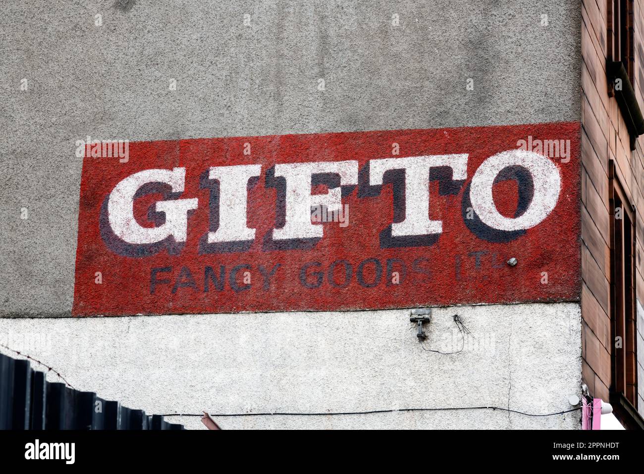 Regalo Fancy Goods Ltd vecchio segno dipinto, Regno Unito, Europa Foto Stock