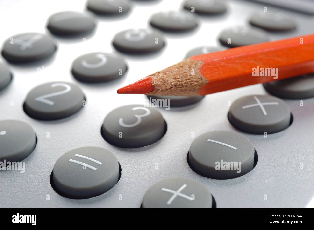 business, finanza ed economia con grafico, calcolatrice e dati Foto Stock