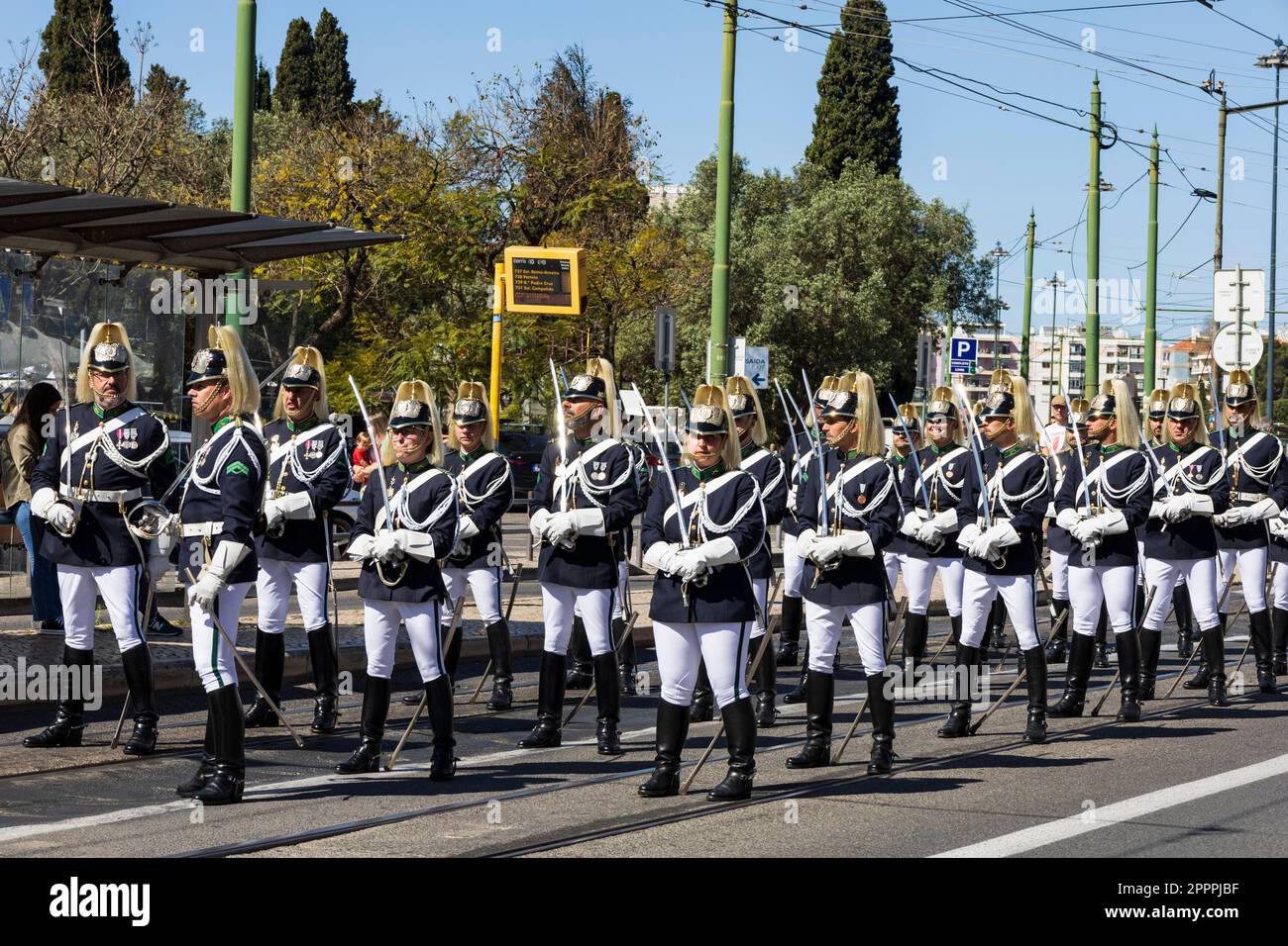 Guardia Nazionale Repubblicana (GNR - Guarda Nacional Republicana), solenne Render della Guardia, cerimonia del Cambio della Guardia, Belem, Lisbona, Portogallo Foto Stock