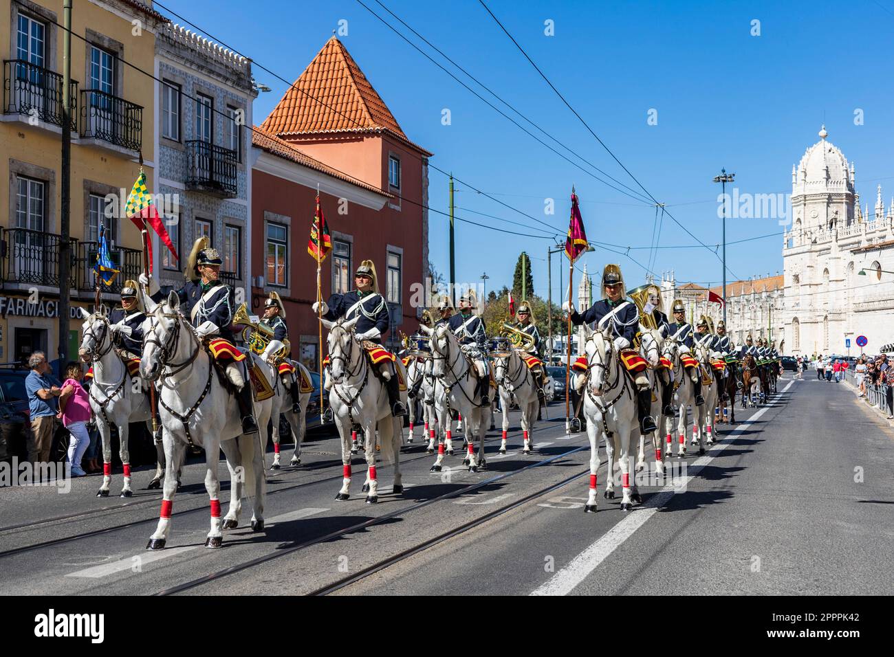 Guardia Nazionale Repubblicana (GNR - Guarda Nacional Republicana), solenne Render della Guardia, cerimonia del Cambio della Guardia, Belem, Lisbona, Portogallo Foto Stock