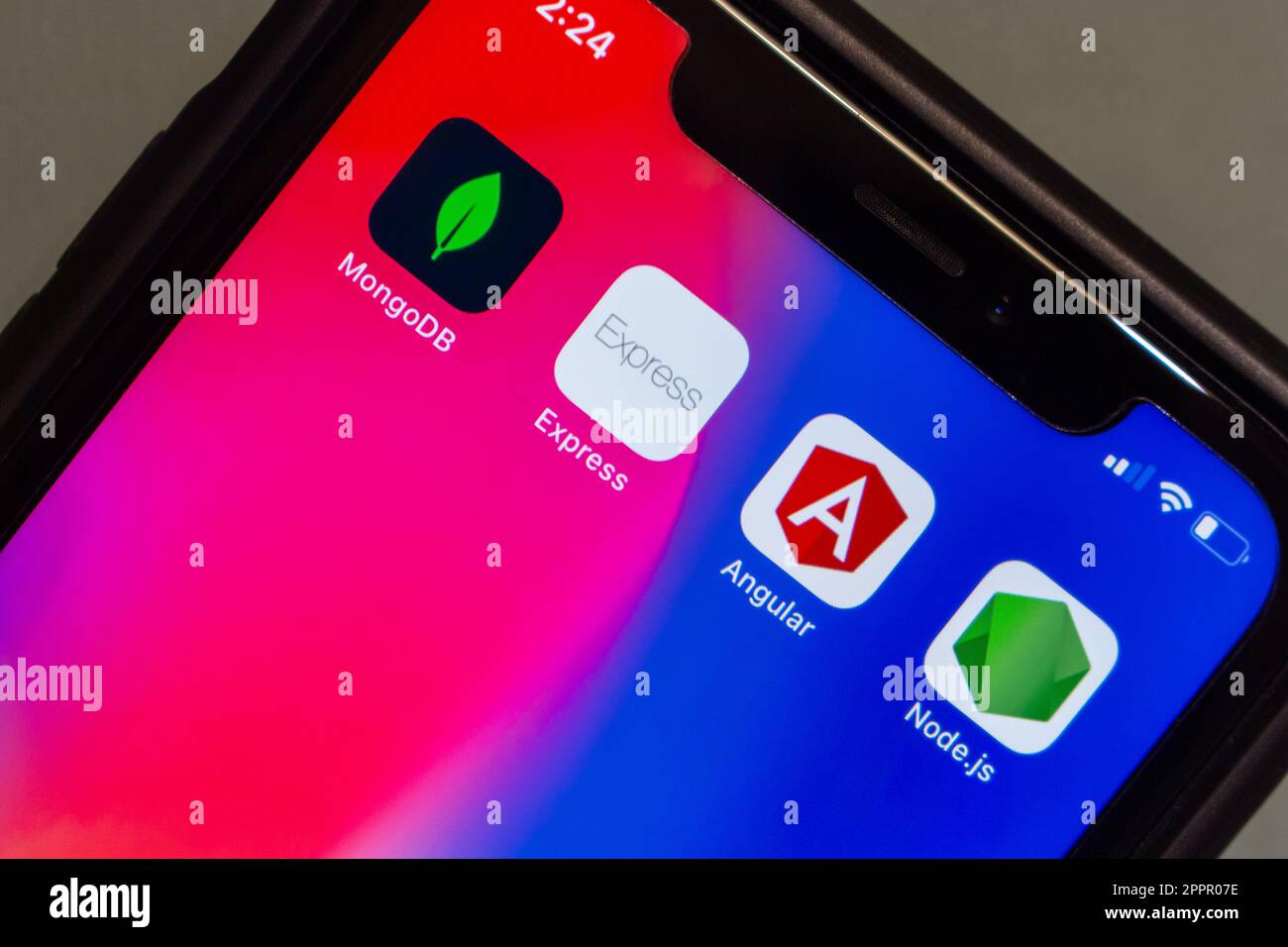 ICONE MEAN stack (MongoDB, Express.js, Angular & Node.js) in iPhone. MEAN è lo stack di software JavaScript OSS per la creazione di siti Web dinamici e applicazioni Web Foto Stock