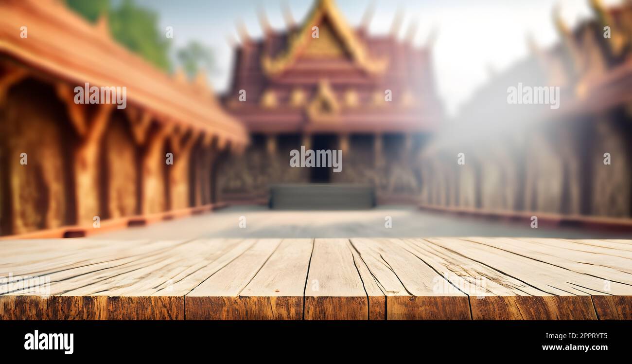 Tavolo vuoto in legno e sfondo del Tempio. Simulazione per la visualizzazione del prodotto. Foto Stock