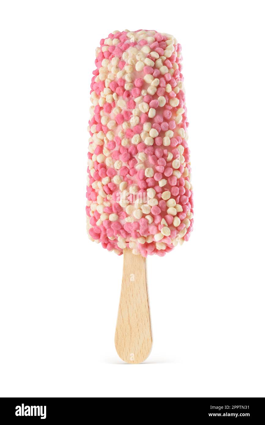 Frutta rosa o gelato alla bacche popsicle con spruzzate isolate su sfondo bianco. Foto Stock