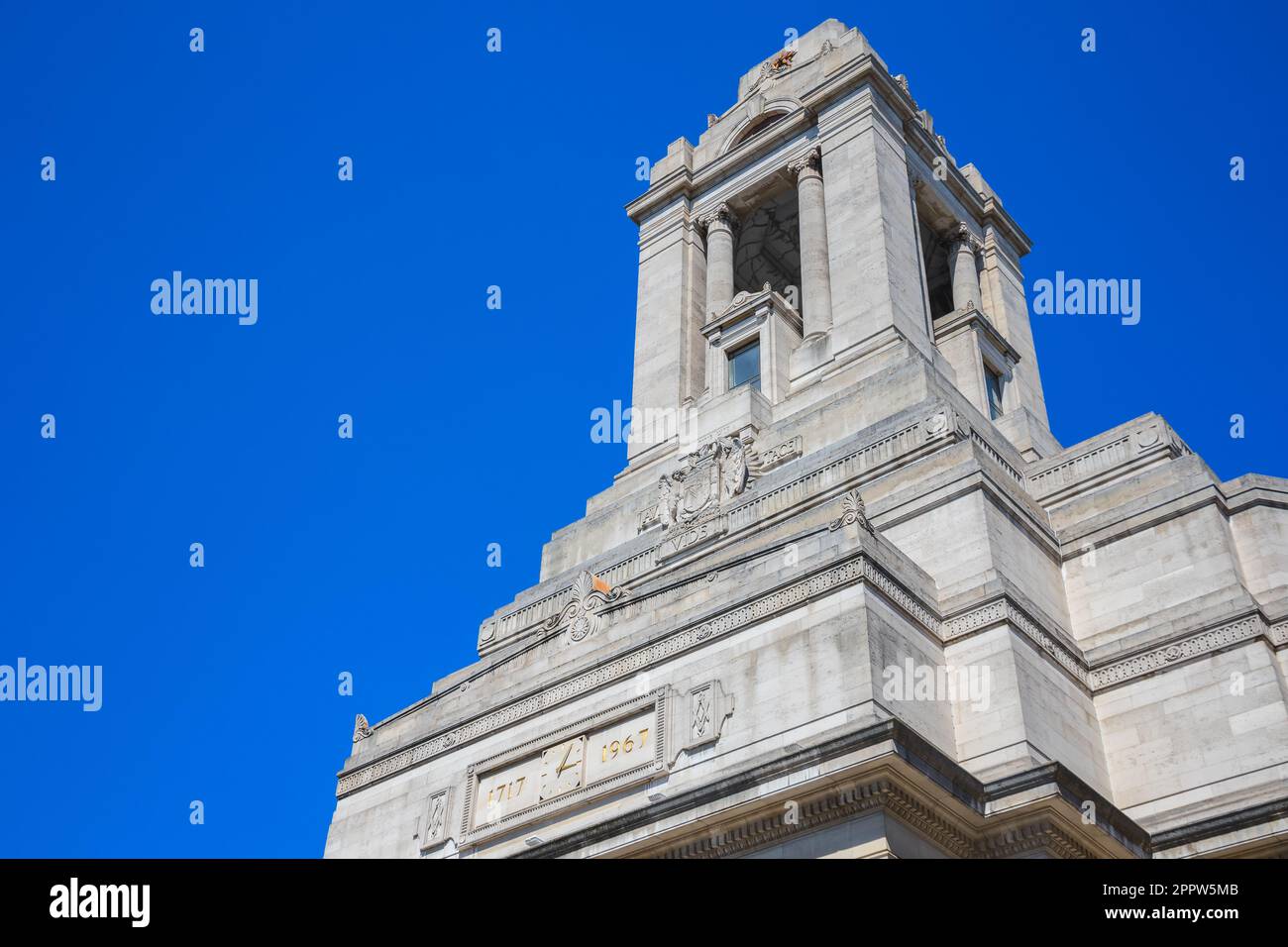 Facciata esterna della Freemasons Hall, caratterizzata da un classico stile architettonico Art Deco Foto Stock