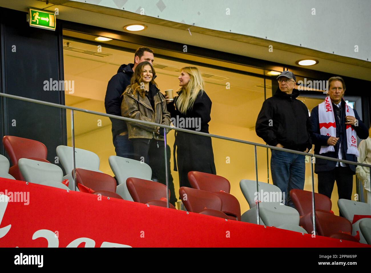 VARSAVIA, POLONIA - 27 MARZO 2023: Qualificatori europei EURO 2024 tappa gropu Polonia - Albania o/p: Anna Lewandowska Robert Lewandowski (polonia) moglie Foto Stock