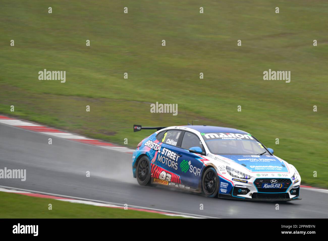 BTCC 2023, British Touring Car Championship, Donington Park Circuit, Bristol Street Motors con Excelr8, Tom Chilton Foto Stock