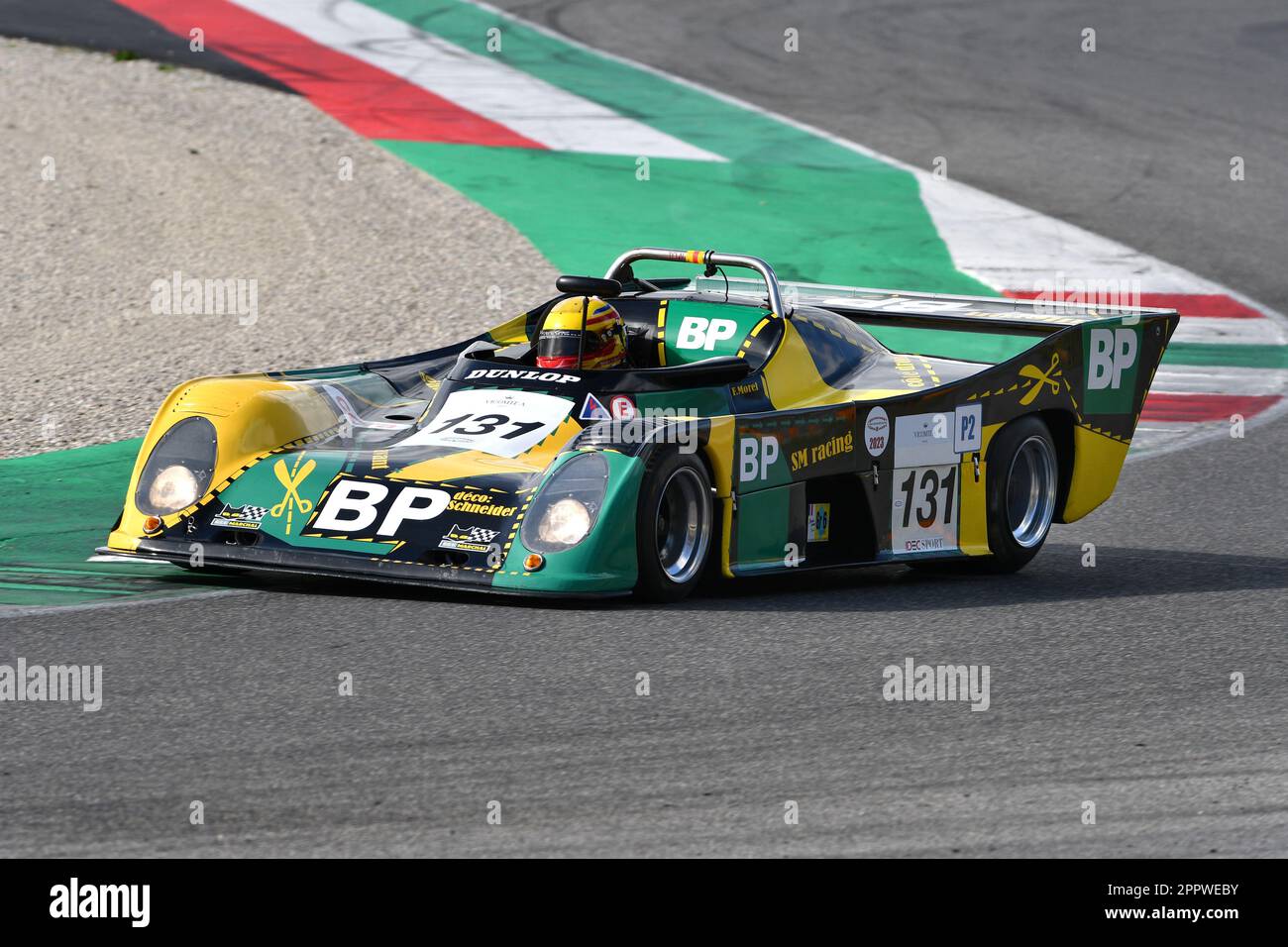 Scarperia, 2 aprile 2023: La TOJ SC 206 anno 1977 in azione durante il Mugello Classic 2023 sul circuito del Mugello in Italia. Foto Stock